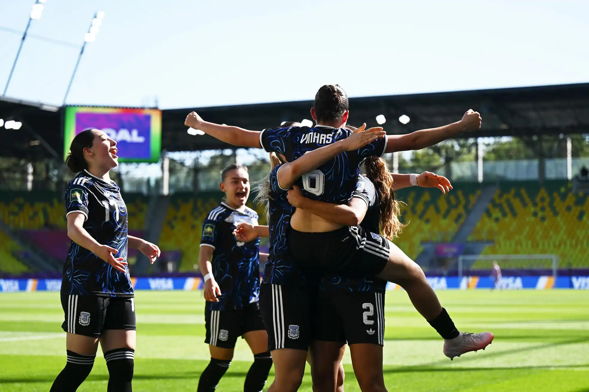 Argentina and England look to secure knockout berths