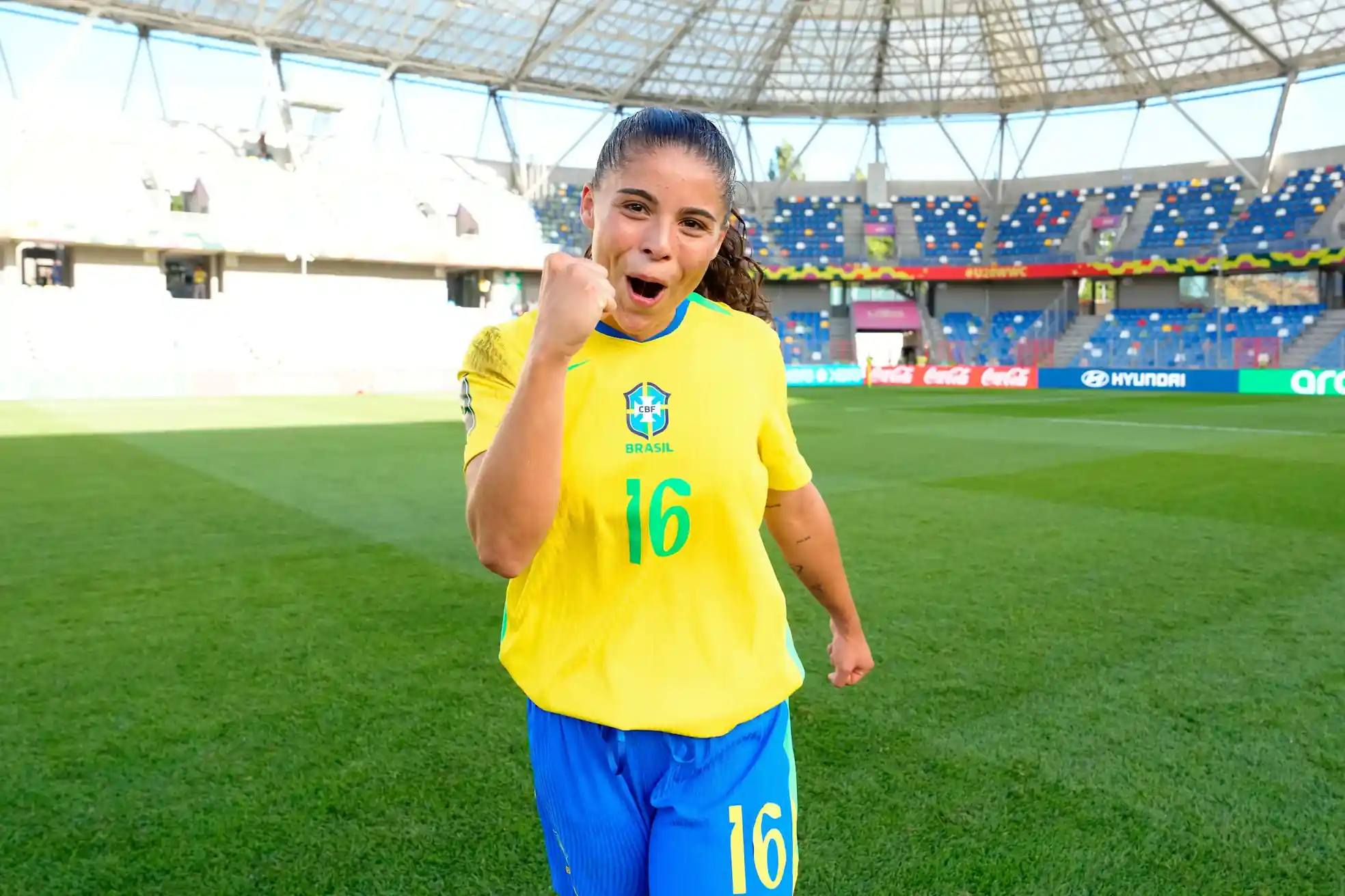 Clarinha getting inspiration from special source