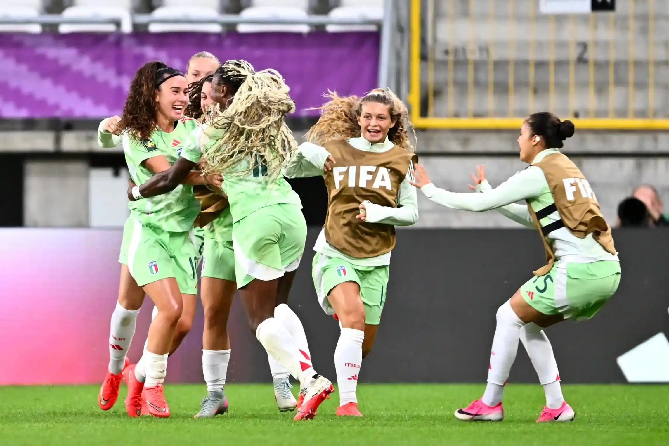 Italy stun USA as Japan and Ecuador triumph