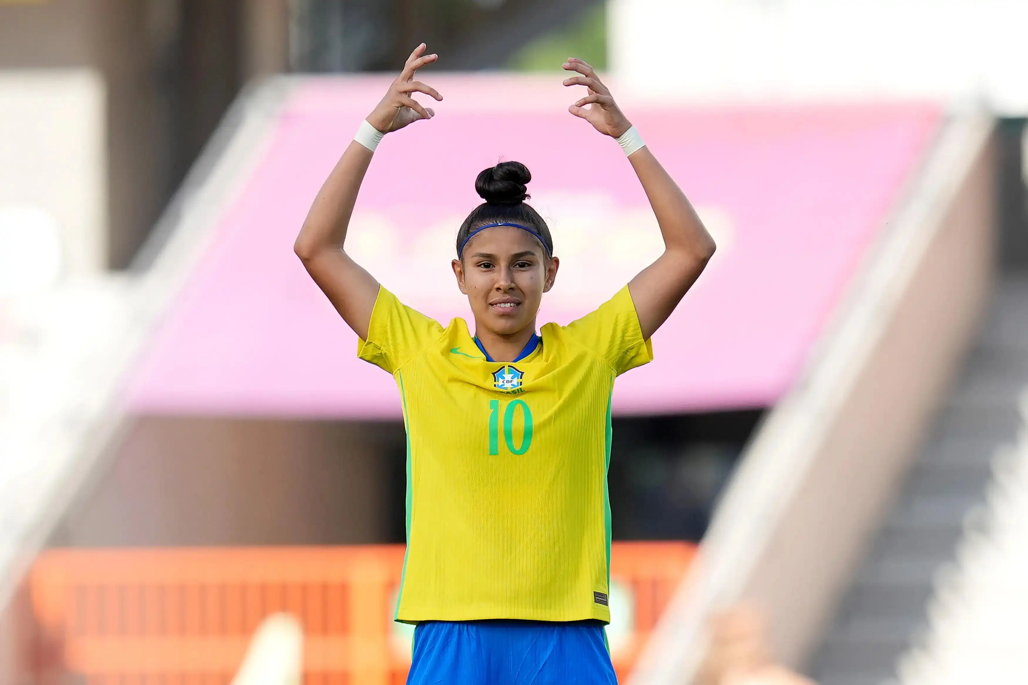 Vitorinha: I want to honour Marta as Brazil's No10